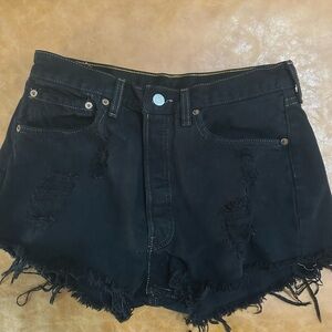 DISTRESSED LEVIS BLACK DENIM SHORTS - size 32 (runs small)